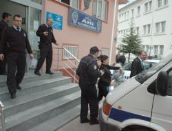 İki Bayan Arasındaki Bıçaklı Kavgada Yaralı Karakola Sığındı