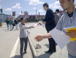 Üniversite Öğrencileri E-muhtırayı Eleştiren Bildiri Dağıttı