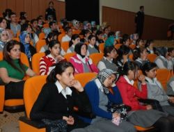 Üniversiteden Genç Kızlara Yeniden Eğitim Fırsatı