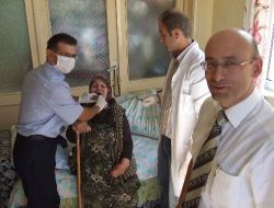 Yatalak Hastaya Evinde Diş Protezi Takıldı