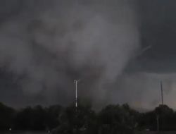 Alabama’yı Dev Hortumlar Vurdu