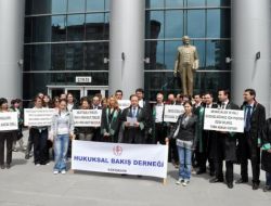 Eskişehirli Avukatlar Ücretli Temyiz Başvurusunu Protesto Etti