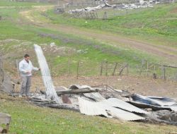 22 Yayla Evi İle 3 Ahır Kundaklandı