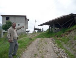 HEYELAN 3 EVİ YIKTI