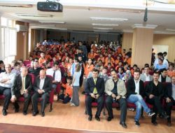 Kolama Dizisi Oyucuları Gümüş Koleji'nde