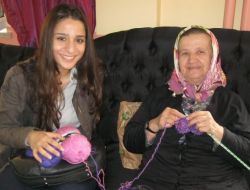 Liseli Öğrenciler Huzurevi Sakinlerini Unutmadı