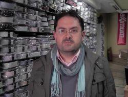 Cami ve Müslüman Kadına Hakaret İçeren Sergi