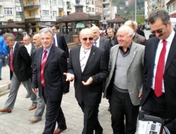 Ak Parti Rize Milletvekili Adayı Bayraktar, Ardeşen'de Çalışmalarını Sürdürüyor