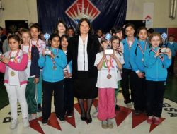 Nilüfer 10. Spor Şenlikleri'nde Atletizm Ve Dart Ödülleri Sahiplerini Buldu