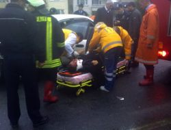 Otomobil, Park Halindeki Kamyona Arkadan Çarptı, 1 Yaralı