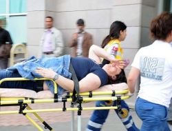 Emekli Polis Ayrı Yaşadığı Eşi Ve Kayınvalidesini Vurdu