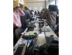 Genç Bilgisayar Tasarımcıları Dereceye Girmek İçin Ter Döküyor