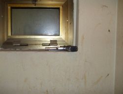 Cami Tuvaletinde Tabanca Bulundu