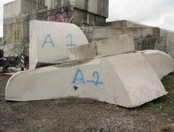 İnsanlık Anıtı'ndan 67 Tonluk Parça Söküldü