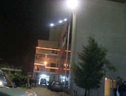 Dans Ederken Otelin Üçüncü Katından Düştüler