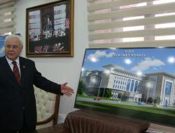 Vali Çolak, Yeni Hükümet Konağını Tanıttı