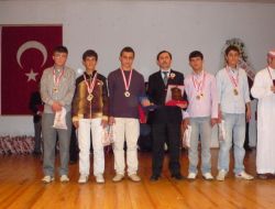 Salihli İmam Hatip Lisesi, 'Arapça Musiki' Yarışmasında Bölge Birincisi Oldu