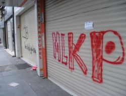 Duvar Ve Kepenk Yazıları Esnafı Mağdur Etti