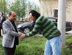 Başkan Ve Vekiller Irak'ta Kaçırılan Kulaksız'ı Ziyaret Etti