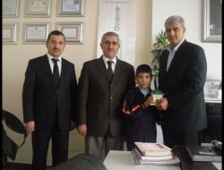 Sudan’daki Katarak Hastasının Gözlerini Açtırmak İçin Kumbarasını Yolladı