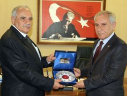 Milli Savunma Bakanı Gönül: Esnaf Türkiye’nin Omurgasıdır