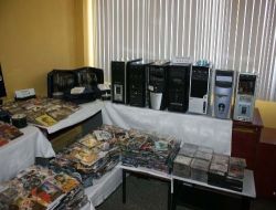 Samsun'da Korsan Cd Operasyonu