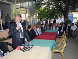 Bakan Gönül, Köylülerin Sorunlarını Dinleyip Gözleme Yedi