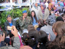 'Şefkat Tepe' Dizisinin Oyuncuları Seydişehir'de Kermese Katıldı