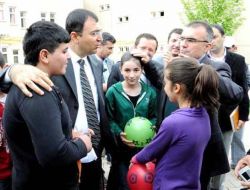 Vali Toprak’tan Ailelere: Çocuğumuzu Takip Etmezsek Kötülerin Eline Düşer