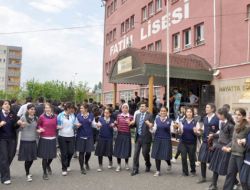 Öğrenciler Yıl Sonu Etkinliğinde Stres Attı