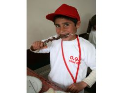 Öğrenciler İlk Defa Yürüyen Merdivene Bindi