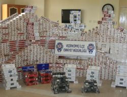 KAÇAKÇILARIN ARACI KAZA YAPINCA..