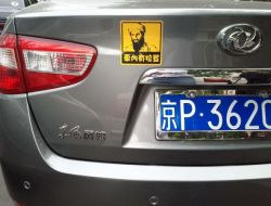 Çin’de, Üsame Bin Ladin İle Obama’nın Heykelcikleri Satışa Çıktı