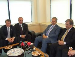 Arınç, İş Dünyasıyla Buluştu