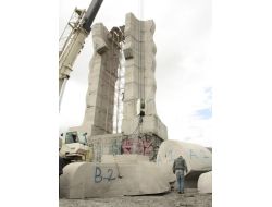 İnsanlık Anıtından 4’üncü Parça Söküldü