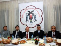 Bakan Gönül, Antalya’da Erzincanlı Hemşehrileriyle Hasret Giderdi