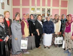 Vali Kahraman’ın Eşi Köyleri Geziyor