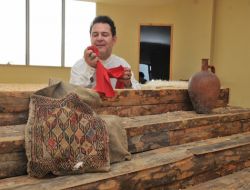 Kepez Belediye Tiyatrosu, Yunus Emre'yi Anlatan 'Aşk Ateşi'ni Sahneleyecek