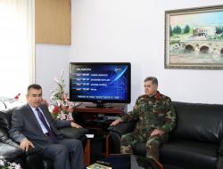 2. Ordu Komutanı Org. Yörük, Suriyelilerin Sığındığı Köyde İncelemelerde Bulundu