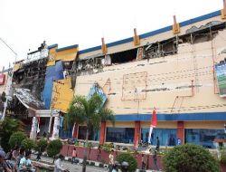 Endonezya Sağlık Bakanlığı: Enkaz Altında 3 Bin Kişi Olabilir