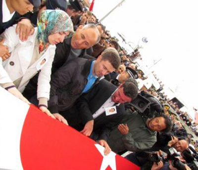 "Başım Dik Asla Ağlamayacağım"