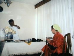 Yarbay'ın Eşi Evdeki Fotoğrafların Hesabını Sordu