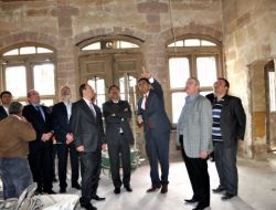 Tarihi Augustus Oteli Restore Ediliyor..