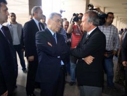 İzmir Büyükşehir Belediye Başkanı Kocaoğlu, Zanlılara Destek İçin Adliyeye Geldi