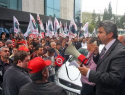 Sendikalar, Konak Belediyesi Önündeki Eylemcilere Sahip Çıkmadı