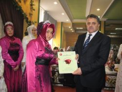 Kur'an Kursu Mezunlarına Taç Giydirildi