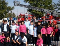 İtfaiye Merkezini Gezen Miniklere Yangın Semineri Verildi
