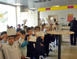 Minik Öğrencilerden Annelerine Mektup Sürprizi