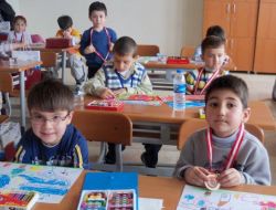 Feza İlköğretim Okulu'nun Boyama Şenliği Renkli Görüntülere Sahne Oldu
