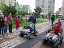 Kayseri’de Çocuklara Uygulamalı Trafik Eğitimi